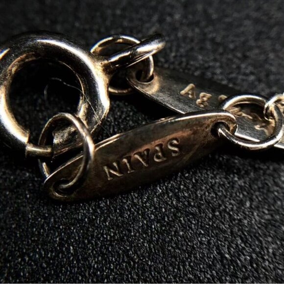 Tiffany & Co. Elsa Peretti Sterling Silver Bean Pendant Necklace 16” - Picture 8 of 9